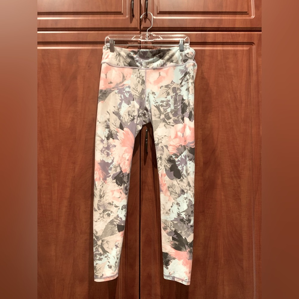 Floral print workout leggings.